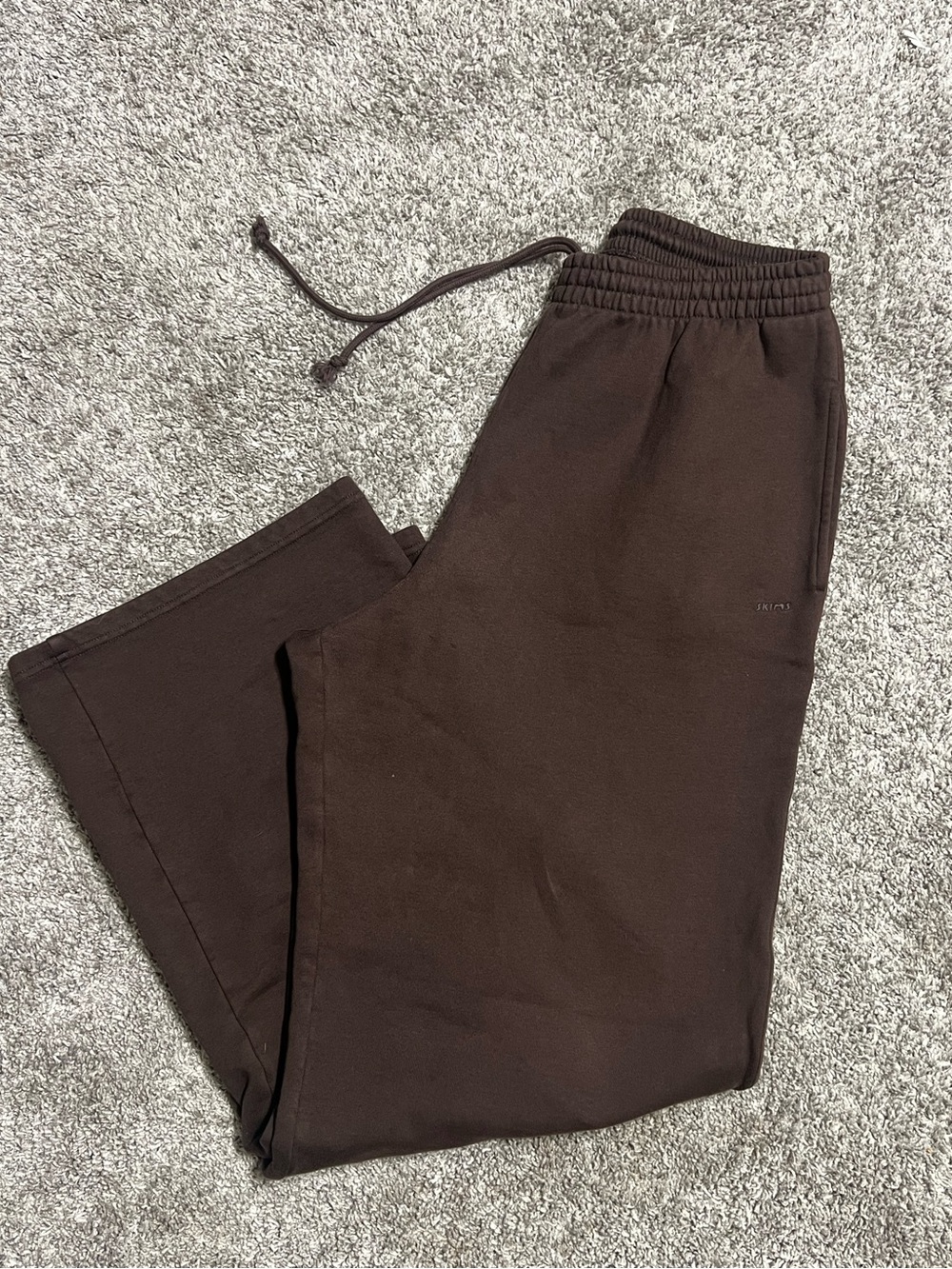 Skims wide leg fleece dark brown sweats